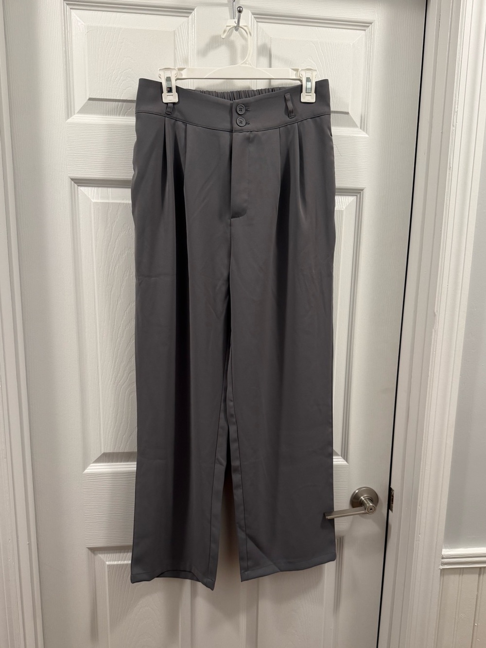 Halara Women’s Gray Pleated wide leg Dress Pants size medium